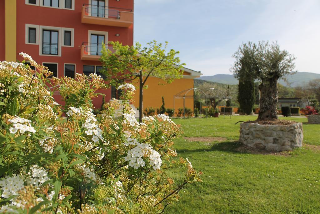 Filippone Hotel&Ristorante Gioia dei Marsi Kültér fotó