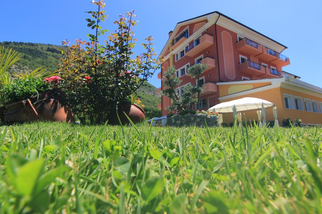 Filippone Hotel&Ristorante Gioia dei Marsi Kültér fotó