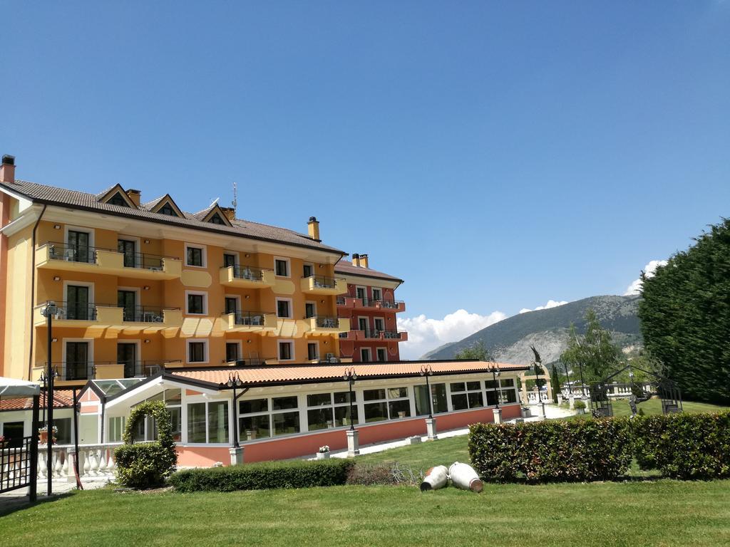 Filippone Hotel&Ristorante Gioia dei Marsi Kültér fotó