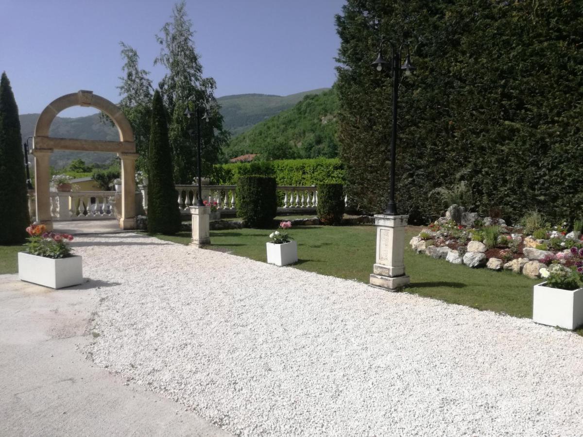 Filippone Hotel&Ristorante Gioia dei Marsi Kültér fotó